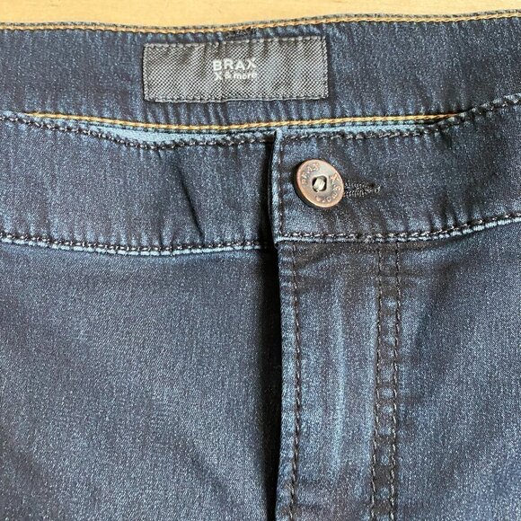 BRAX BNWT 50x34 Men's Jeans "Chuck" New Dark Denim - Picture 3 of 9